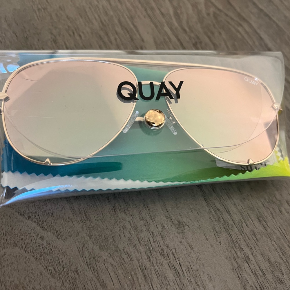 QUAY High Key Aviator Sunglasses Gold